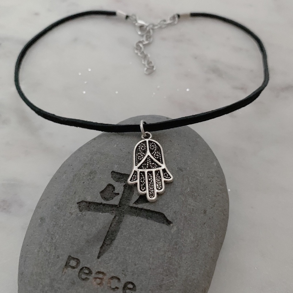 Hamsa Choker